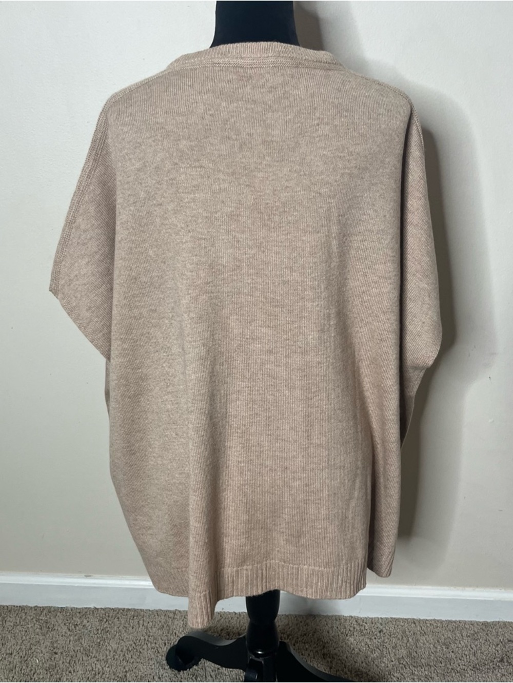 Bruno Magli Women’s Gold Chain Keyhole Wool Cashmere Pullover Knit Caplet OS~NWT - Picture 6 of 11